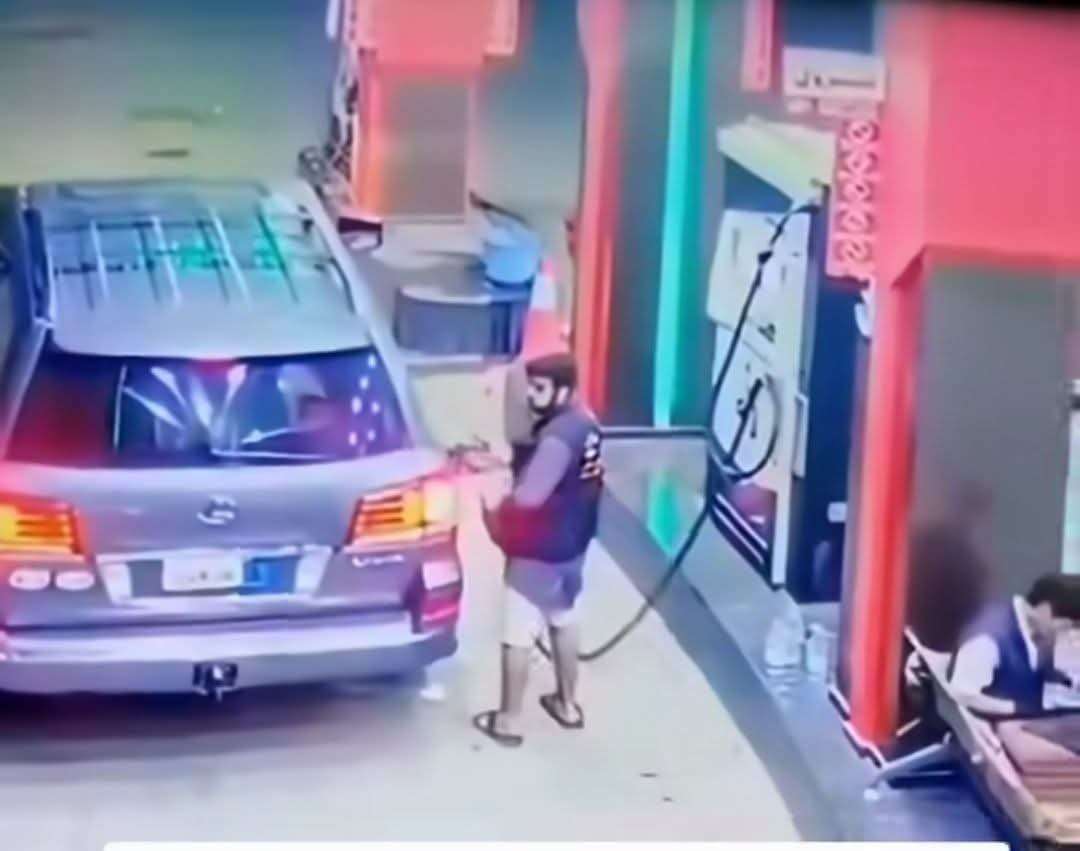 مطالبات بسرعة محاسبة سائق قام بدهس شاب بعد التزود بالوقود