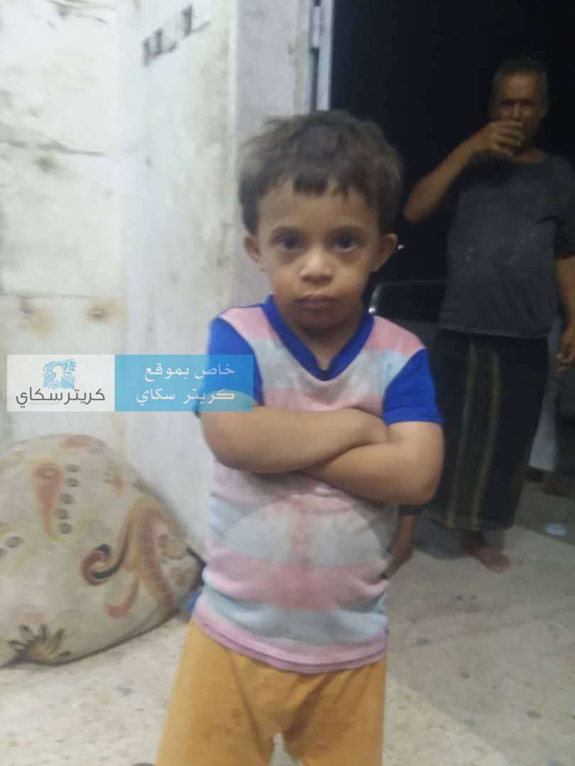 من يتعرف عليه؟ طفل يفقد أسرته منذ عصر اليوم