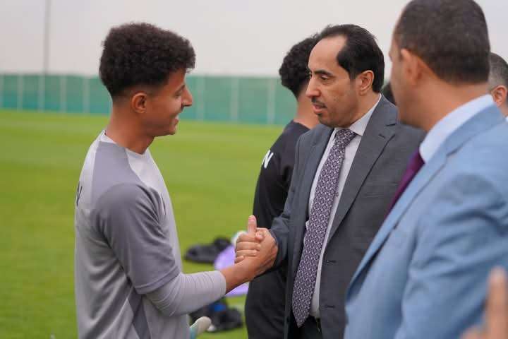 الوزير البكري يدعو الجماهير اليمنية بالوقوف خلف المنتخب والحضور إلى المدرجات