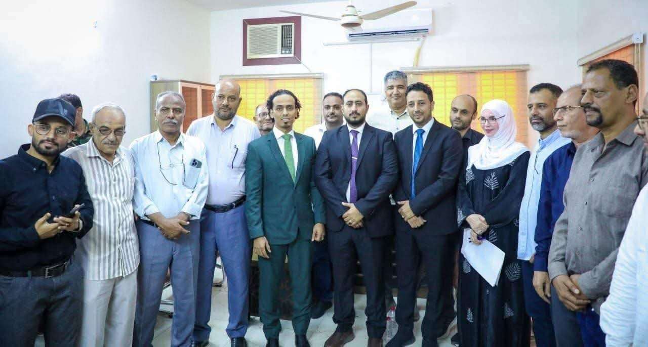 عامر ثابت وعلي حمود والقيادة المقالة لأراضي عدن يباشرون مهامهم بعد تعيين العبادي