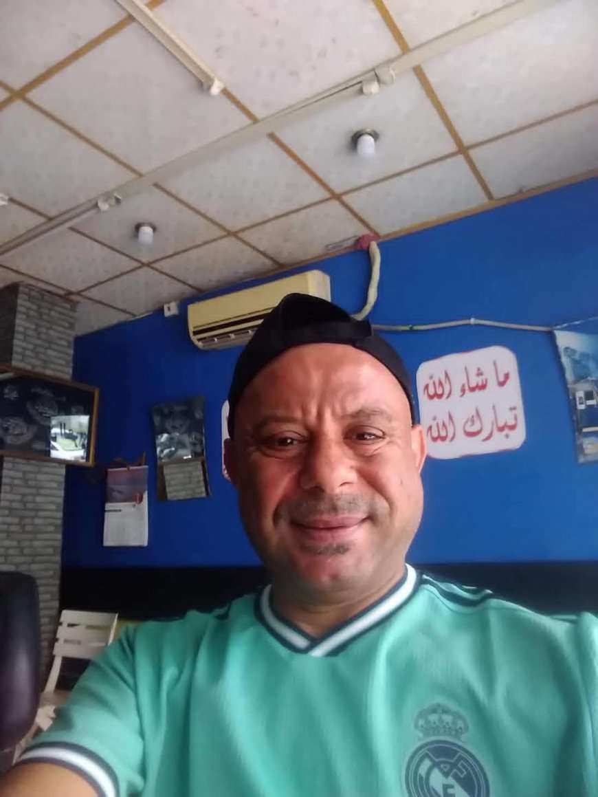 عدن تودع "عباس العراقي".. صاحب أشهر محل حلاقة في المعلا