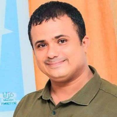 نقل الصحفي عبدالرحمن أنيس إلى المستشفى بعد إصابته بذبحة صدرية