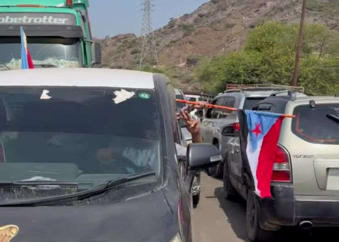 عاجل : ازدحام في الضالع وقطع للطرق المؤدية إلى عدن