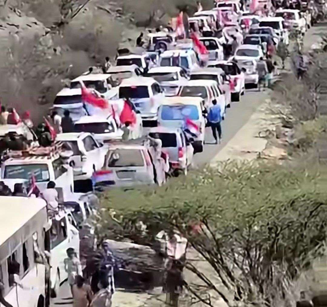 عاجل : شاهد اول صورة لموكب جماهيري يتجه إلى عدن