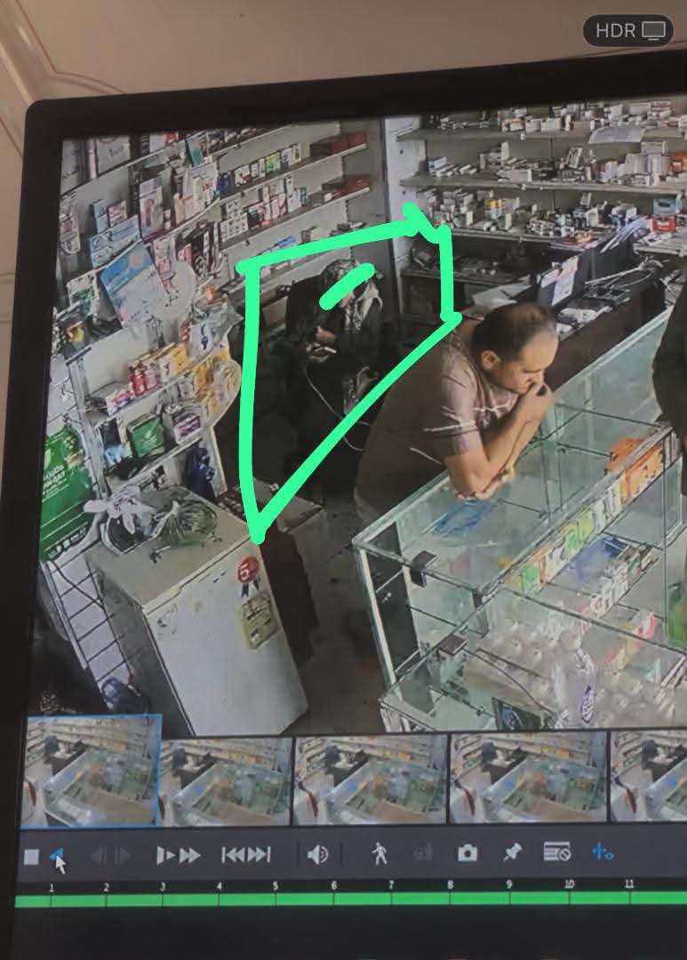 طبيب يتعرض لسرقة 20 ألف ريال داخل محله بعد استدراجِه بحجة شراء علاج للربو