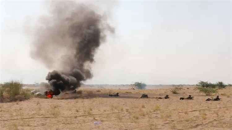 نزوح نحو 1,400 أسرة جراء الاستهداف الحوثي في تعز والحديدة