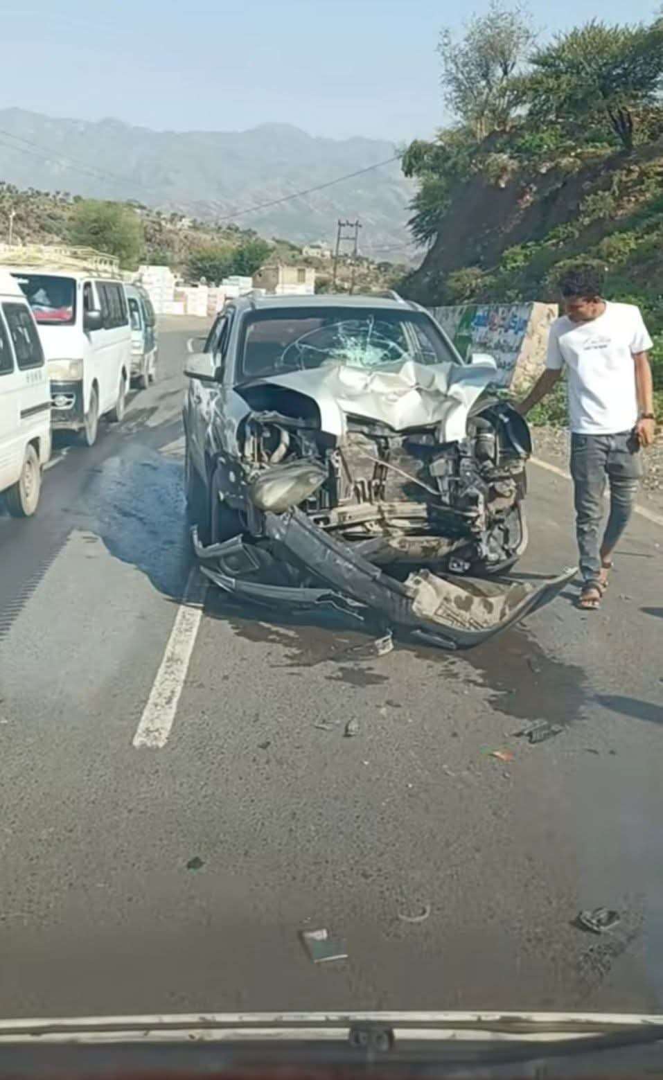 عاجل :حادث مروري قرب سوق البيرين بتعز