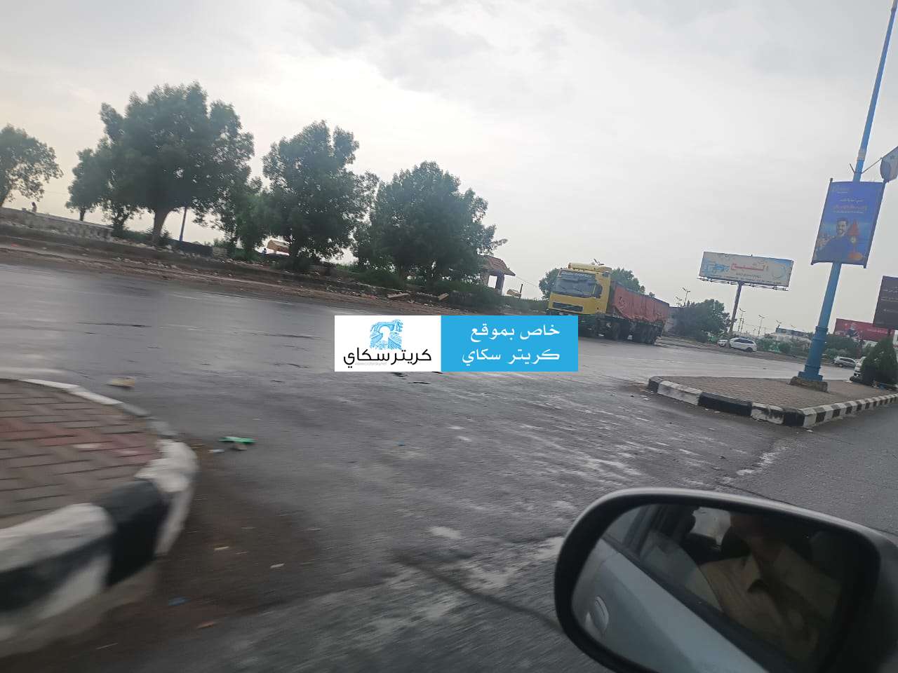 بالصور .. أمطار تهطل على مدينة عدن