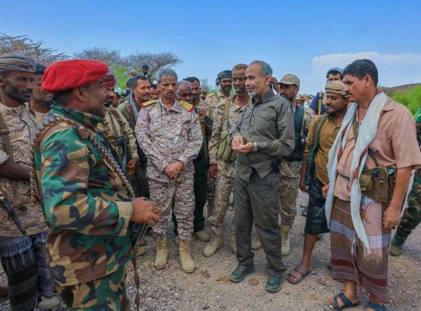 محمود الصبيحي يصل الى جبهة باب المندب