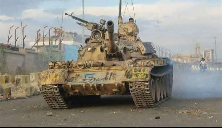 العميد أمين الأكحلي يطالب الرئيس العليمي والتحالف العربي بإسناد جبهات تعز بالأسلحة الثقيلة: «المقاتلون يواجهون الح~وثيين بالسلاح الشخصي»