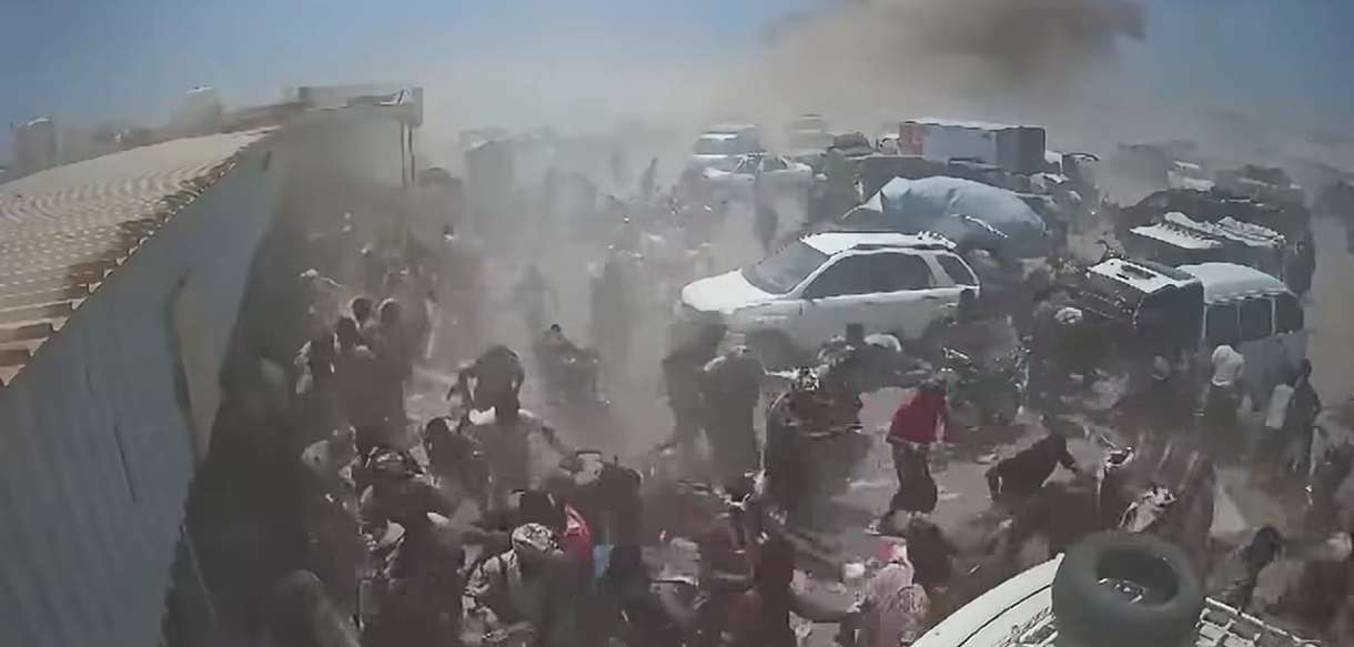 عاجل:الحوثي يرتكب جريمة حرب في باب المندب