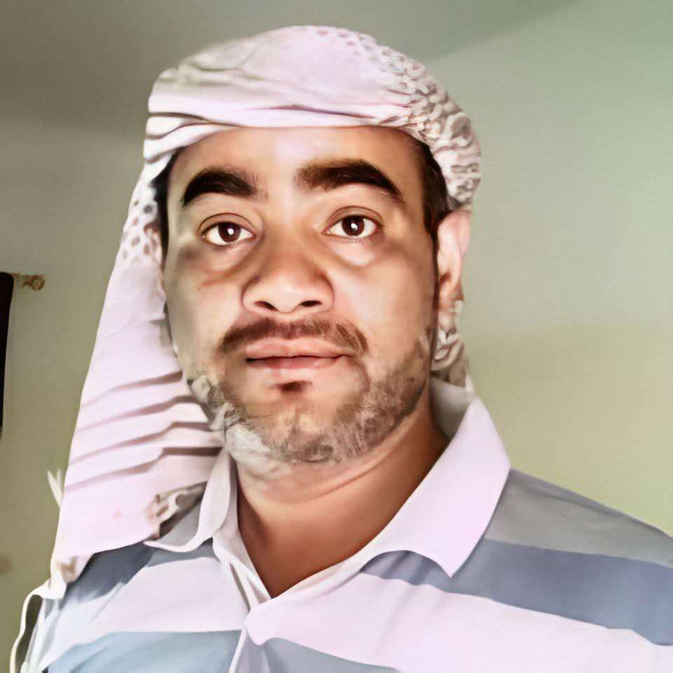 بعد 14 عاماً في سجون صنعاء.. الإفراج عن العقيد الطيار محمد حمود الدولة وابن شقيقه