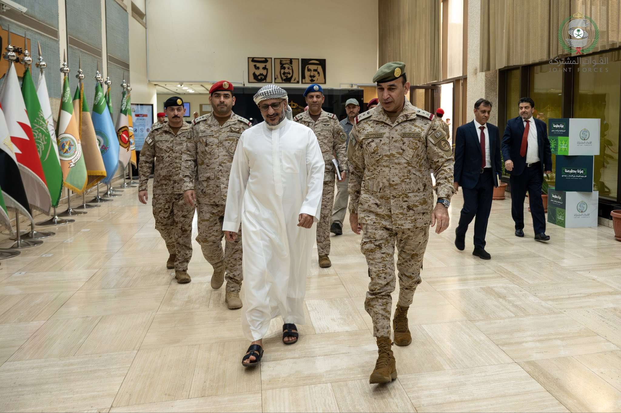 لقاء مهم في الرياض يجمع قائد القوات المشتركة بالفريق طارق صالح لبحث المرحلة المقبلة