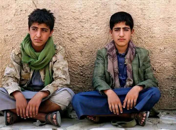 العثور على طفلين تائهين في جبال الكدحة بعد فرارهما من القتال