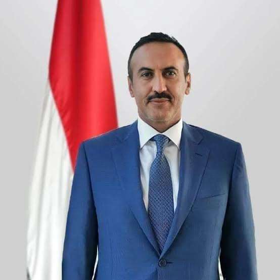 احمد علي صالح يوجه بتنفيذ ١٣ مشروع