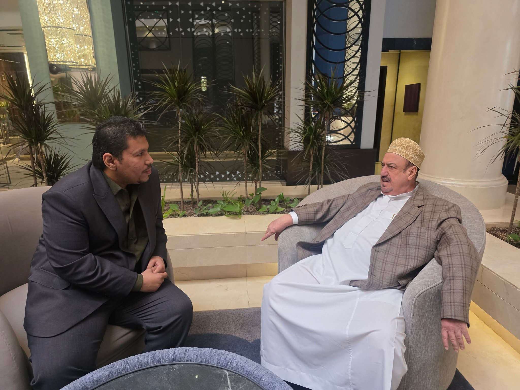 البركاني: تعز الآن تدافع عن الجمهورية وتحارب نيابة عن الجميع