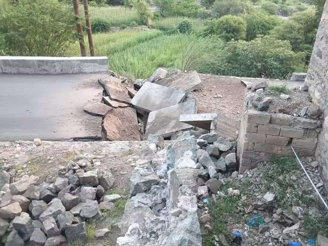 مصدر: استمرار إغلاق خط هيجة العبد الرابط بين تعز وعدن