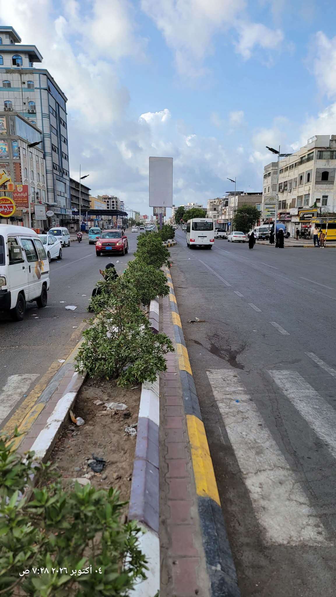 مواطنون في عدن يشكون من أعراض مرضية متزايدة