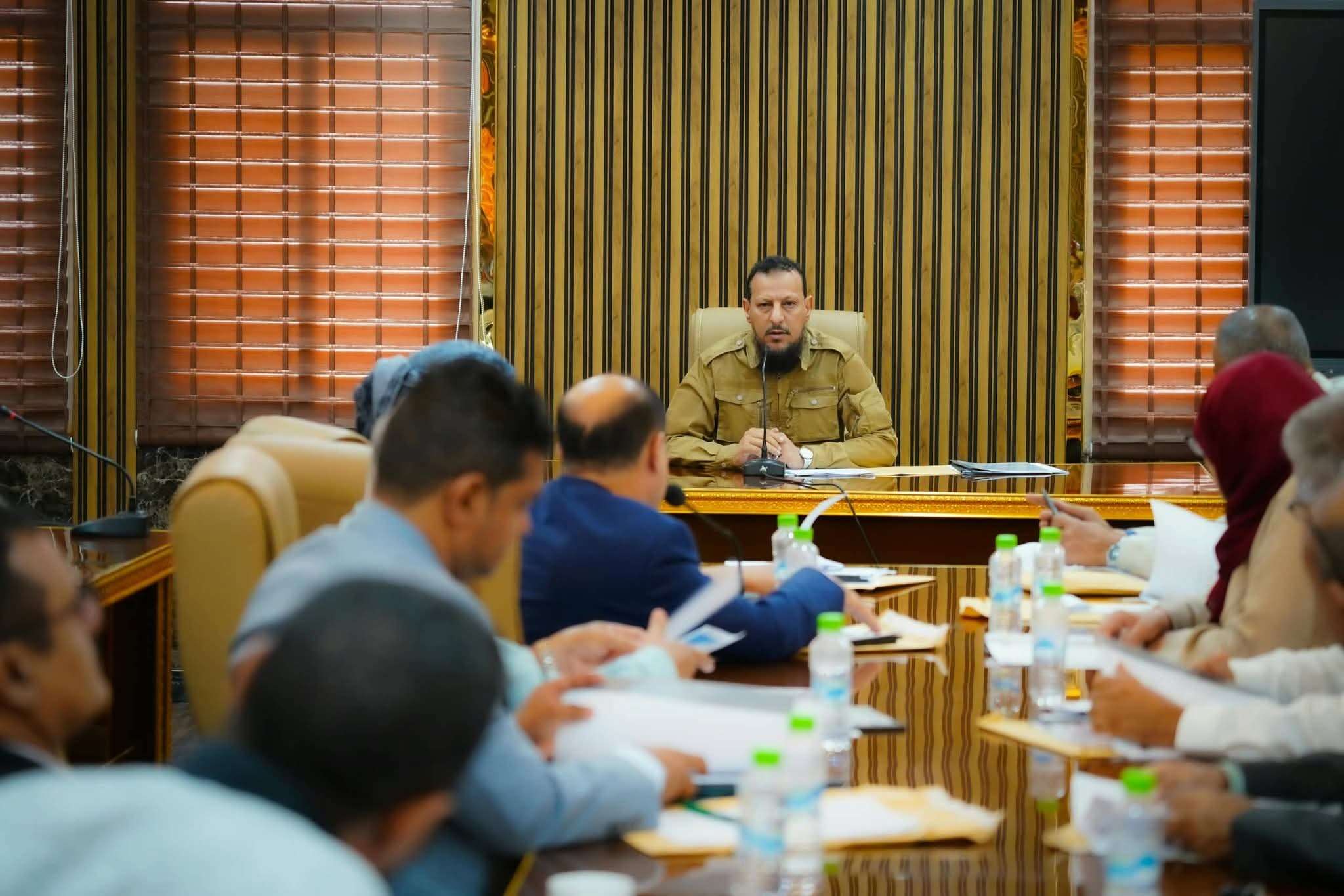 برئاسة المحافظ شيخ.. اجتماع هام للمكتب التنفيذي بالعاصمة عدن وهذه أبرز الملفات المطروحة