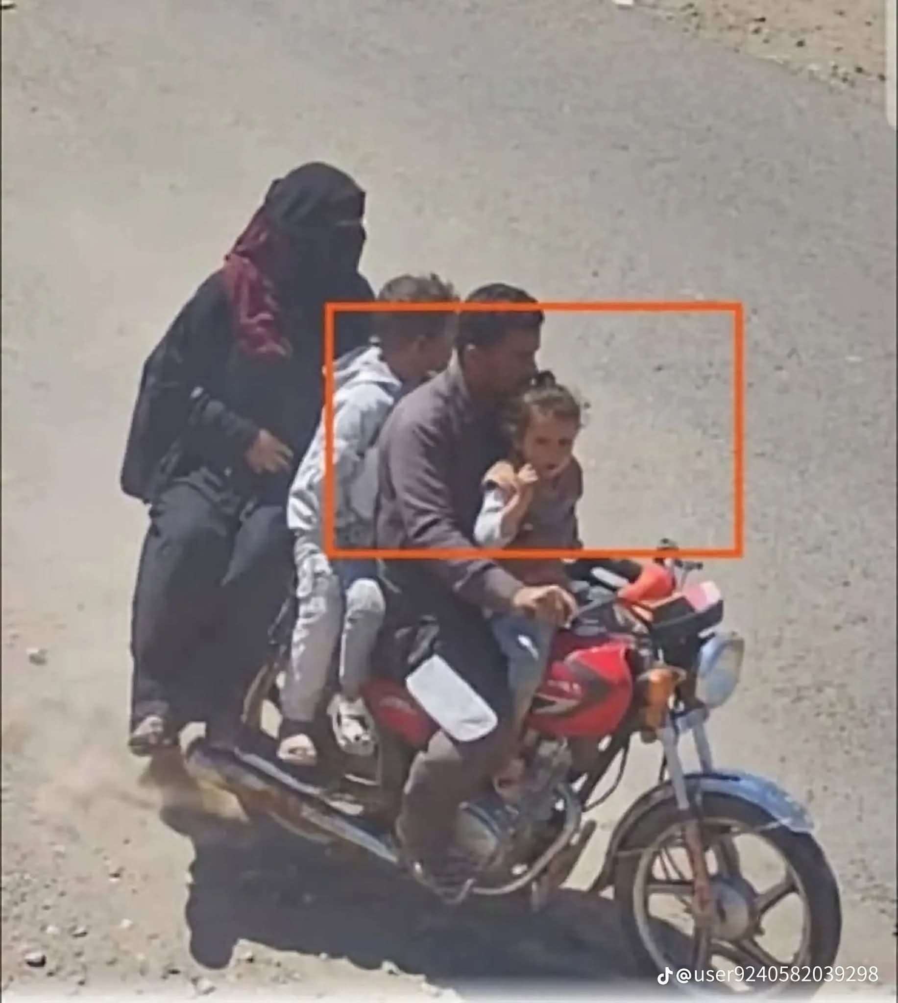 الكشف عن مشاهدة الطفلة ريم في أحد شوارع هذه المدينة