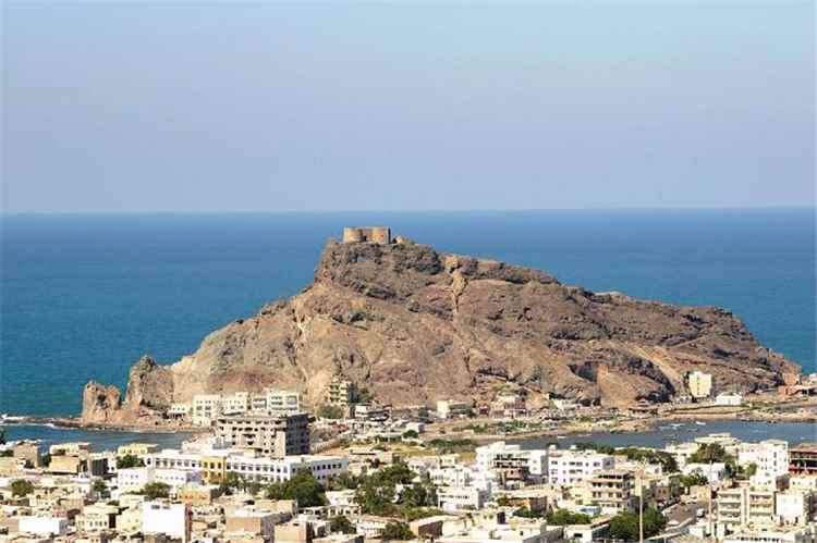 عاجل:مساجد عدن تدين القصف الحوثي وتحذر من فكر الجماعة ومشروعها الطائفي وتدعو إلى توحيد الصفوف