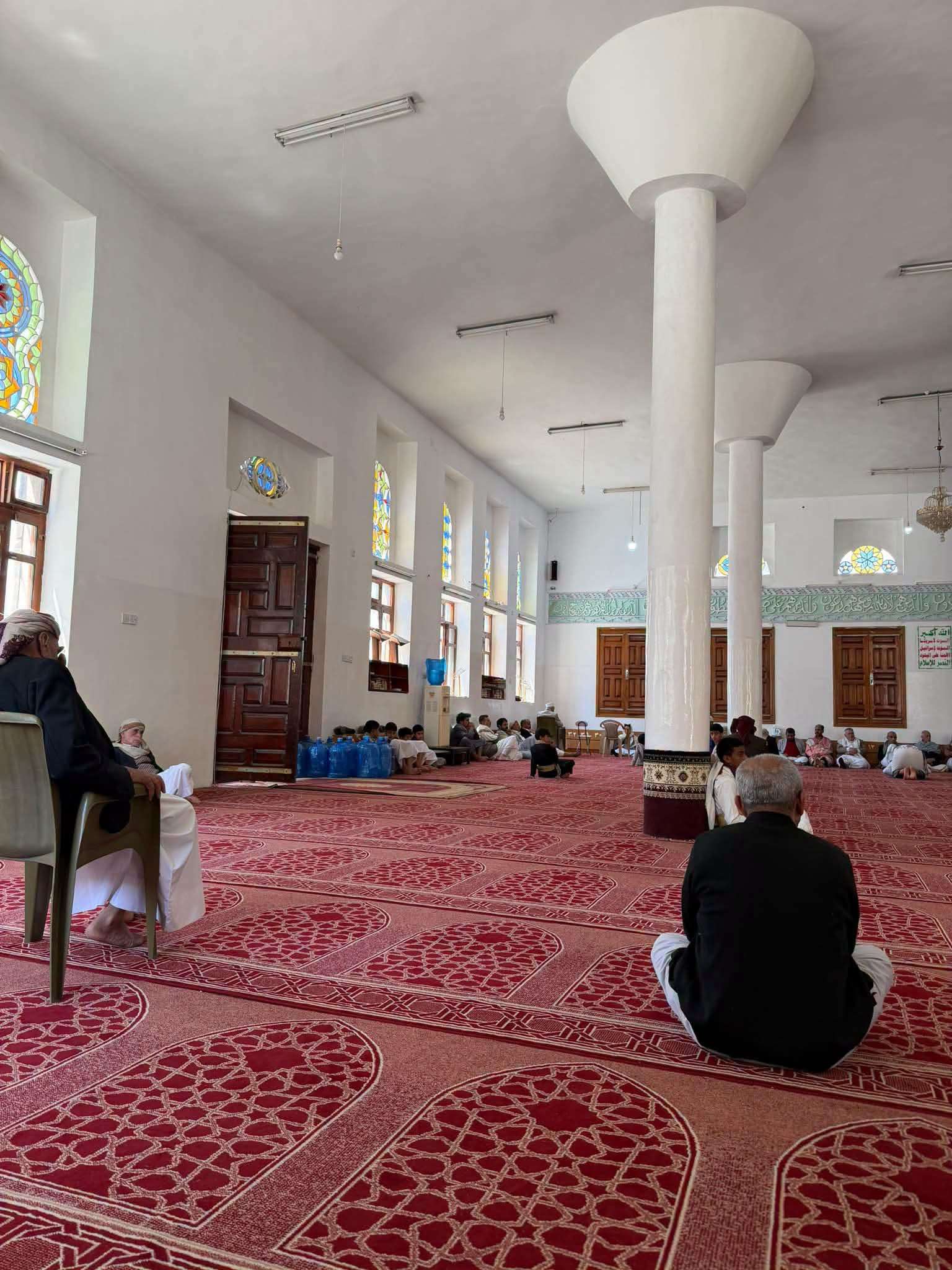 مساجد صنعاء تشهد عزوفاً عن صلاة الجمعة وسط دعوات حوثية للتحشيد نحو تعز وعدن