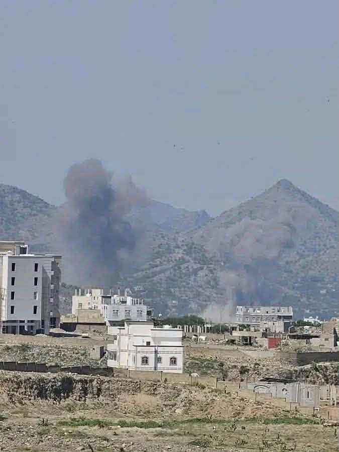 عاجل.. غارات جوية تستهدف جبل هان غربي تعز