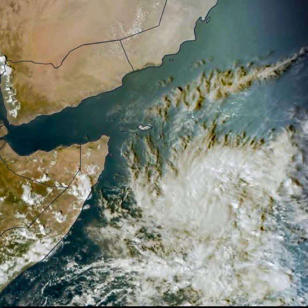 عاجل: منخفض مداري في بحر العرب واحتمالات تأثر 4 محافظات بينها عدن