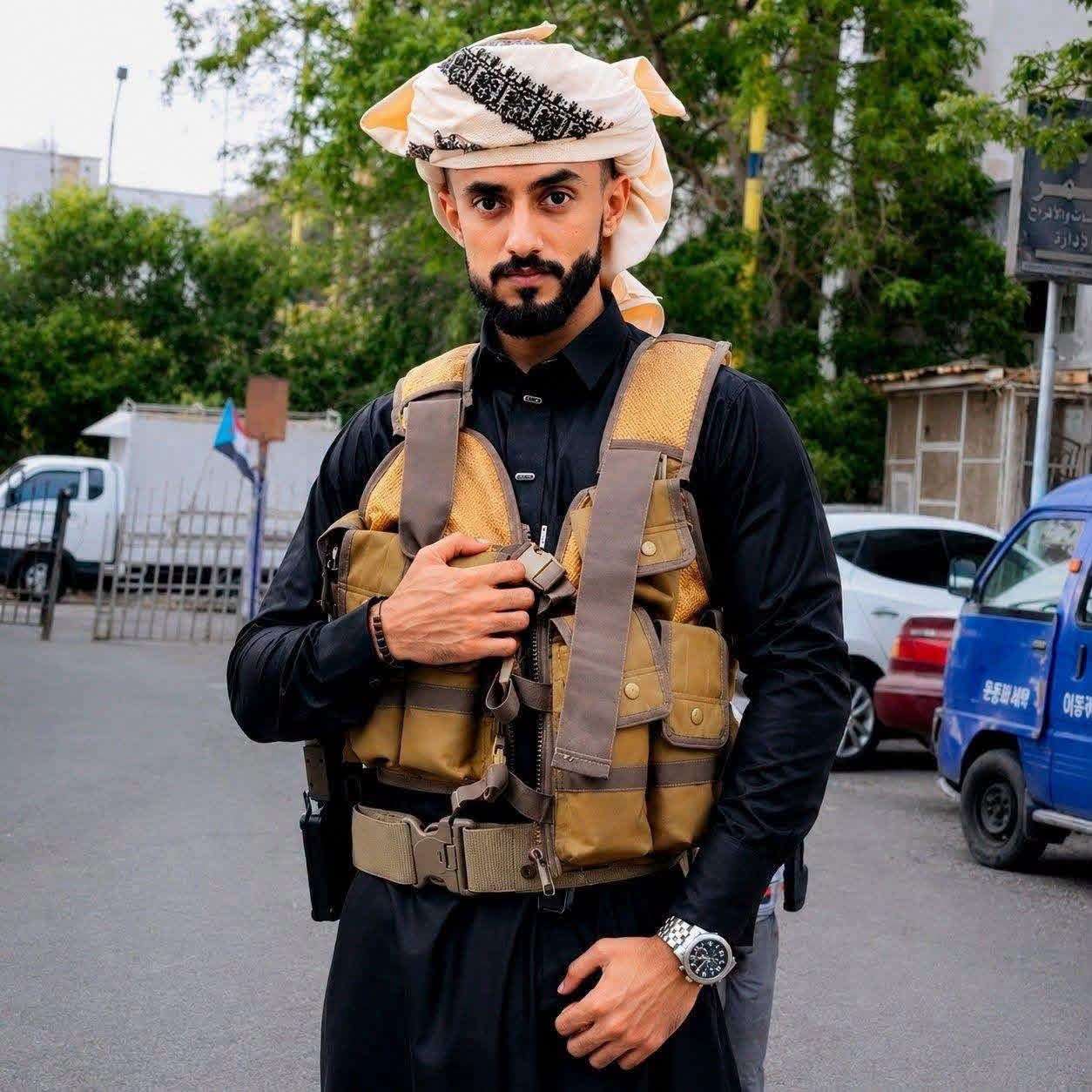 مقتل أحد المقربين من أمجد خالد بعد الزج به في جبهات التربة بتعز