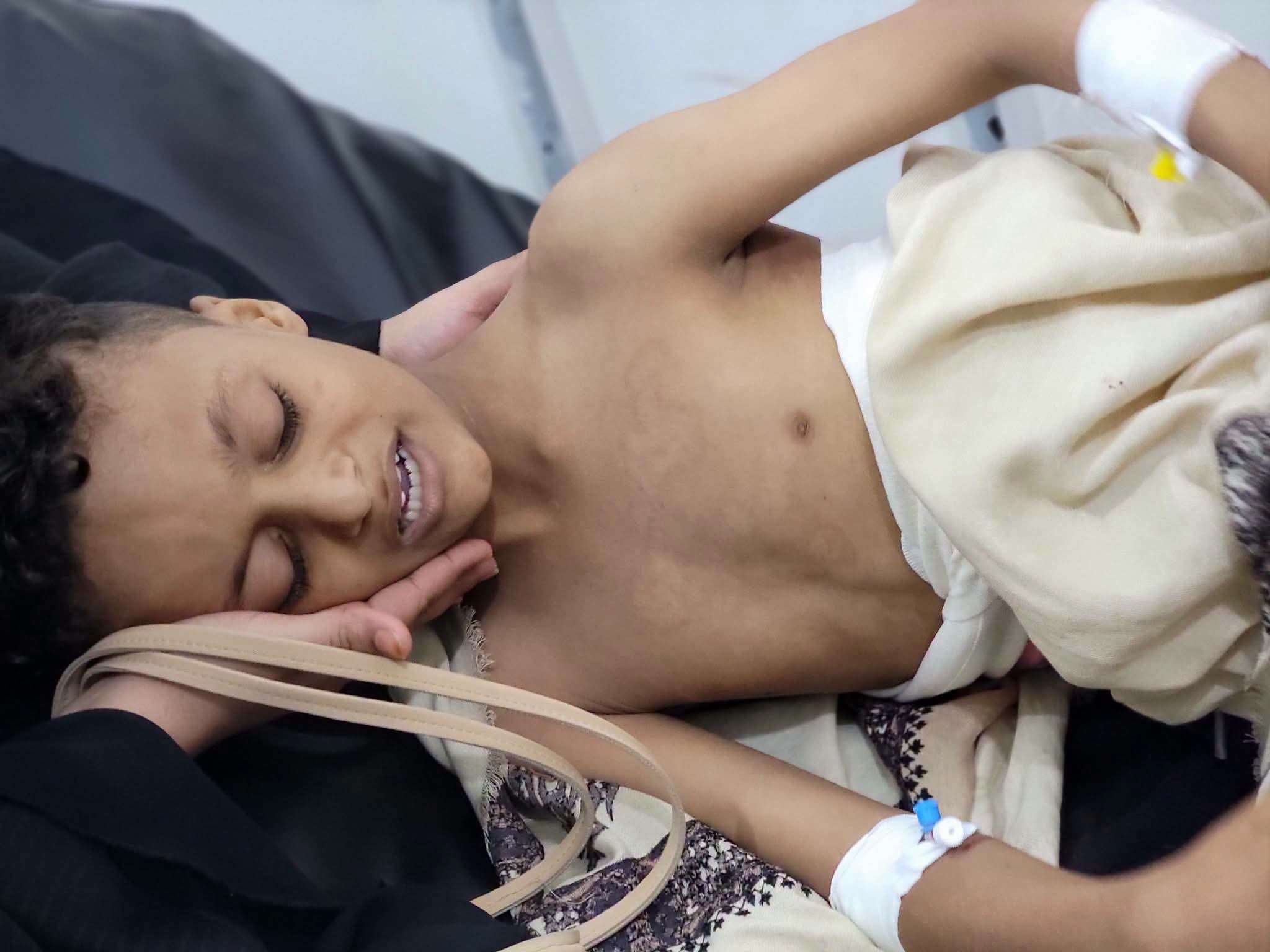 بالأسماء والتفاصيل.. الكشف عن حصيلة المصابين بقصف وقنص الحو ثيين في تعز