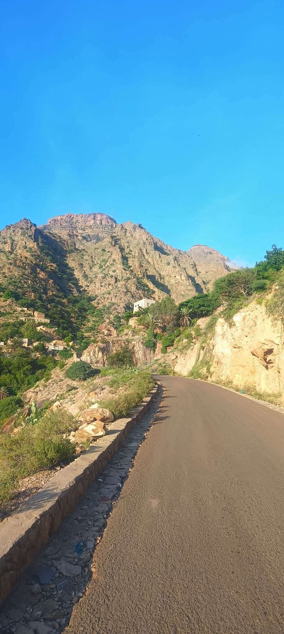 تنويه هام للمسافرين بشأن طريق المدينة – الضباب بتعز