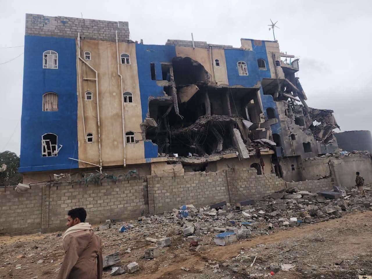 شاهد بالصور .. آثار قصف مصنع إسمنت جنوب همدان