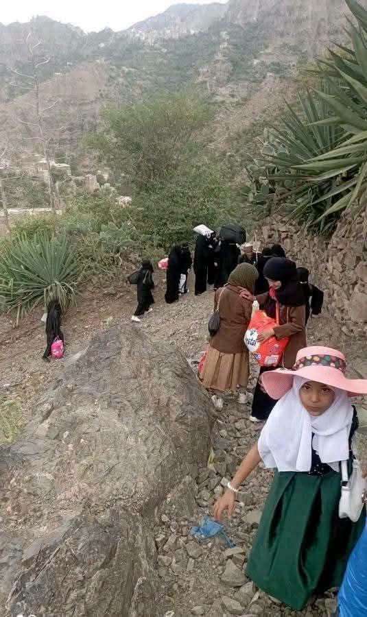 نزوح جماعي من قرى النجادة جنوب شرقي جبل صبر في تعز