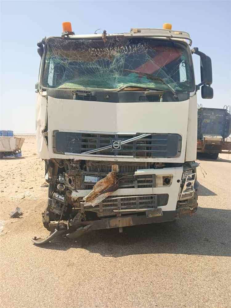 فاجعة في أبين.. وفاة 3 شباب وإصابة آخرين بحادث سير مروّع على الخط الدولي بمديرية أحور