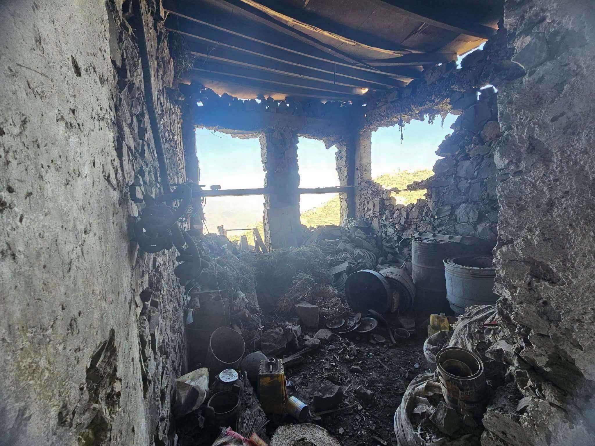 شاهد .. صور أولية لقصف مشرعة وحدنان بتعز