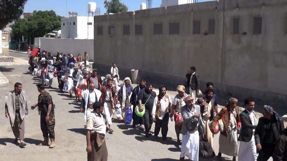 عرض حوثي للإفراج عن سجناء مقابل القتال في الجبهات بصنعاء