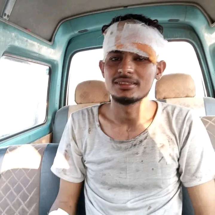 من هو الذي قام بكسر زجاج الباص بعد احتراقه وتسبب بنجاة ستة من المسافرين