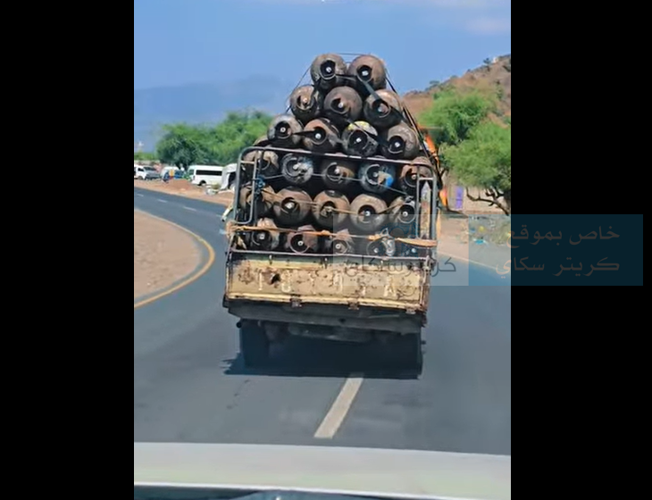 شاص متهالك محمّل بالغاز يهدد حياة المارة (صورة)