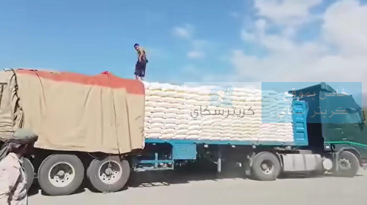 سائقو شاحنات النقل يشكون من سوء المعاملة في النقاط الأمنية