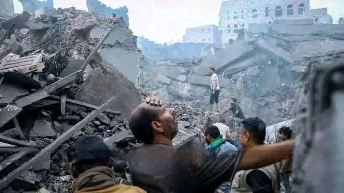 صحفي: القرارات الاقتصادية لم تكن سبب الانقلاب.. والحو ثي جلب الويلات وأوقف الرواتب