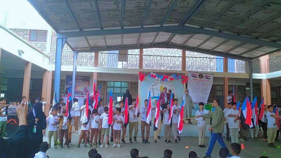 مدرسة " خالد بن الوليد" تحتفي بالذكرى ال٥٨ لعيد الاستقلال المجيد ٣٠ نوفمبر