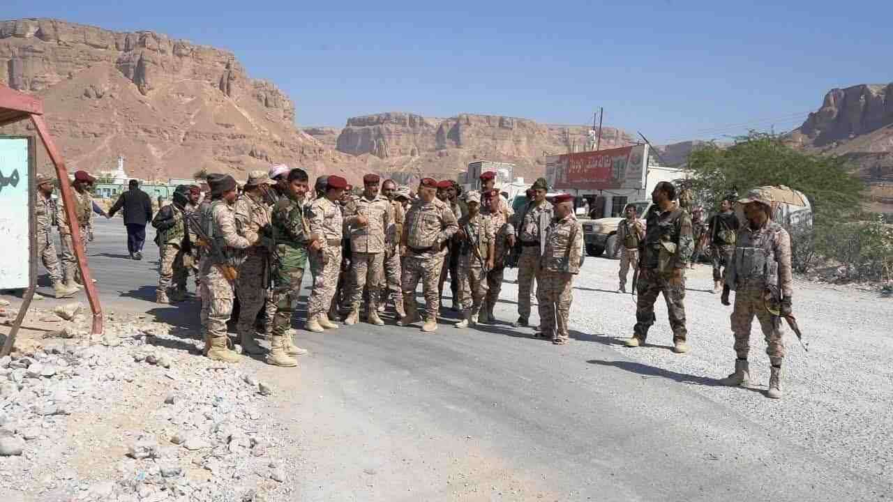 تحذيرات من تحركات عسكرية نحو حضرموت ومطالب بتوجيه الجهود لمواجهة الحوثيين