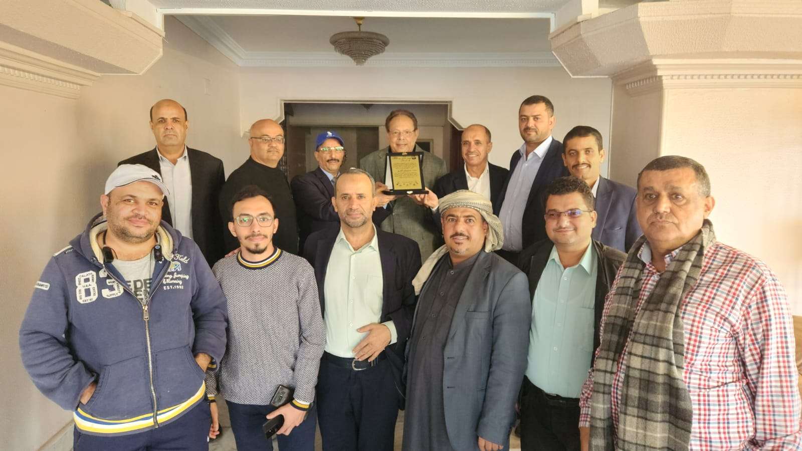 وفد من المجلس العربي للمثقفين والأكاديميين يكرّم الرئيس علي ناصر محمد