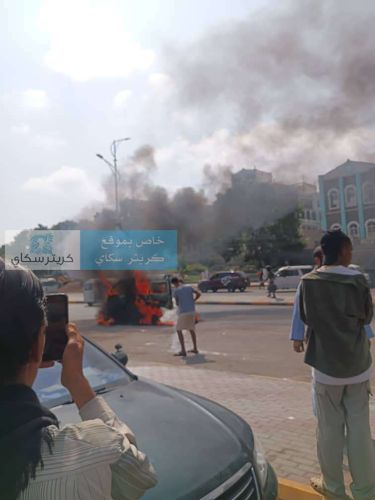 عاجل:حريق كبير يلتهم باص وبوزة تخمد النيران بكريتر(صور)