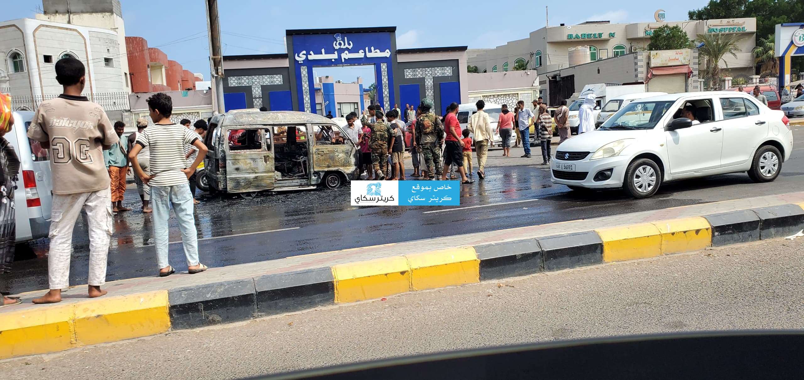 عاجل:اخماد حريق اندلع بباص بكريتر(صور)