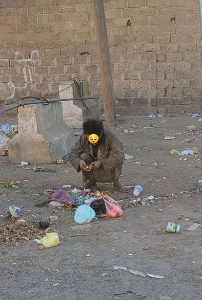 مشاهد البحث عن الطعام في القمامة تظهر علنًا في صنعاء