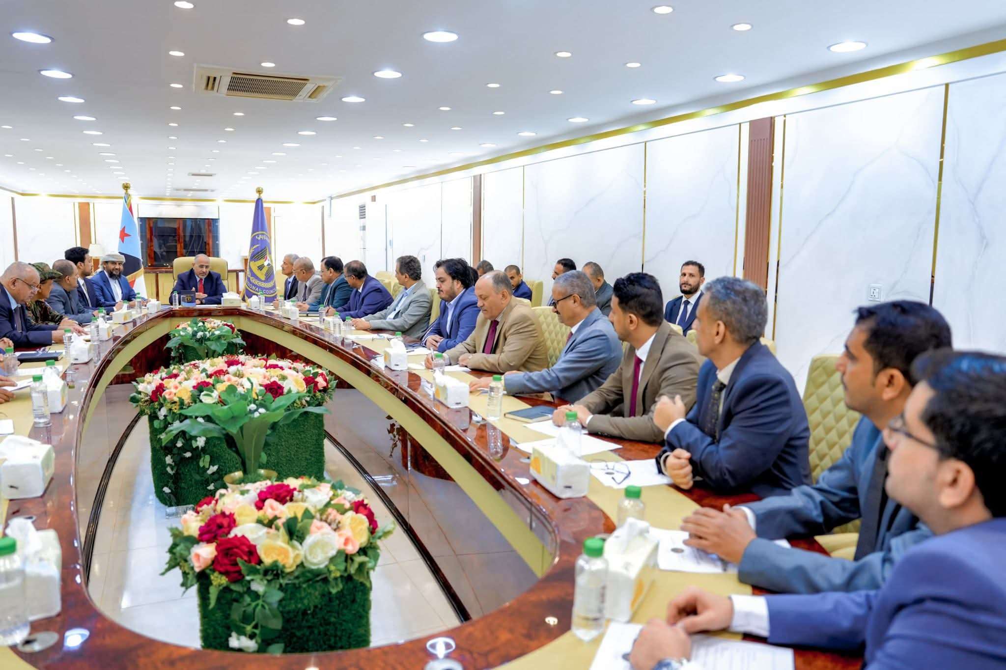 عاجل:عيدروس الزبيدي يعقد لقاء هام بشان حضرموت والمهرة ويكشف مصير النقاش مع السعودية والامارات