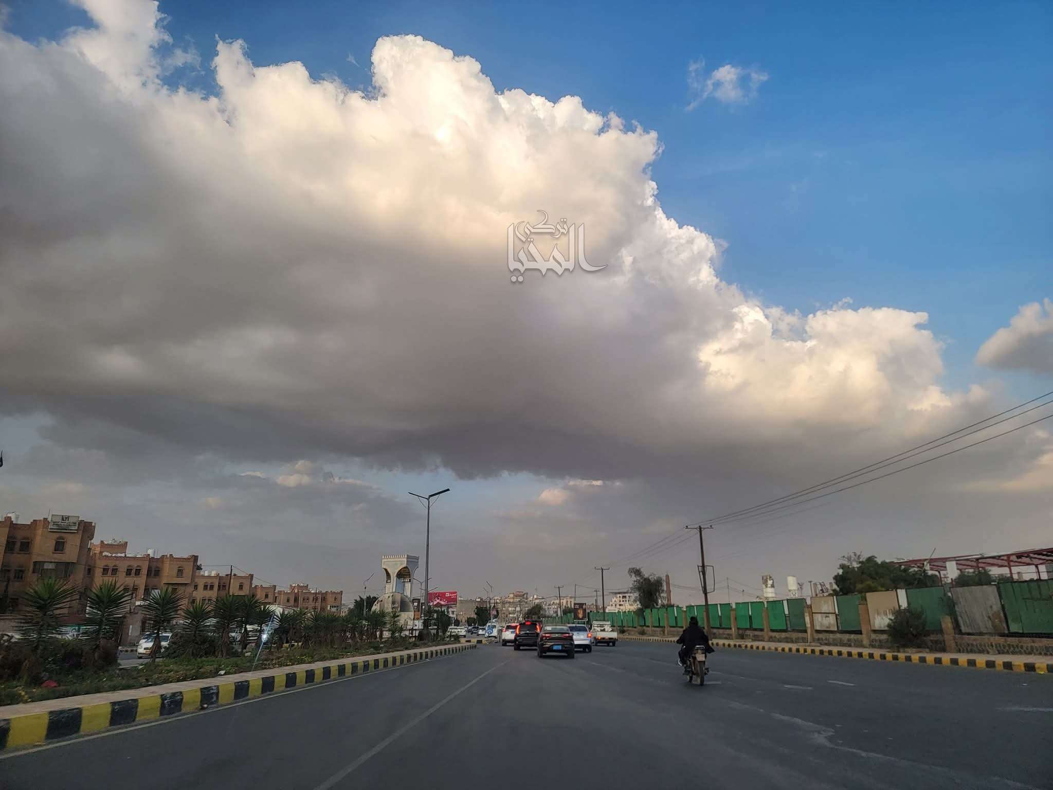 سحب ركامية كثيفة وترقب لهطول أمطار