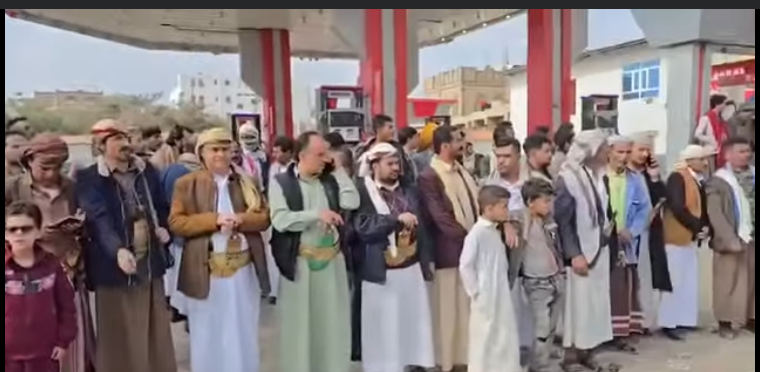 عاجل: حشود غاضبة تطالب بالقصاص لـ 