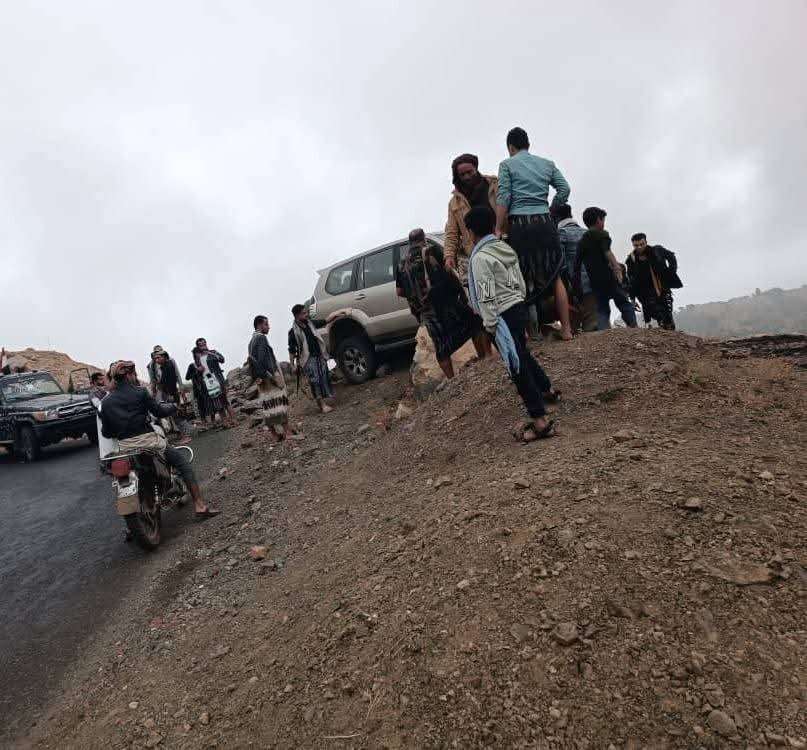 نجاة مواطن بأعجوبة من حادث سقوط بتعز